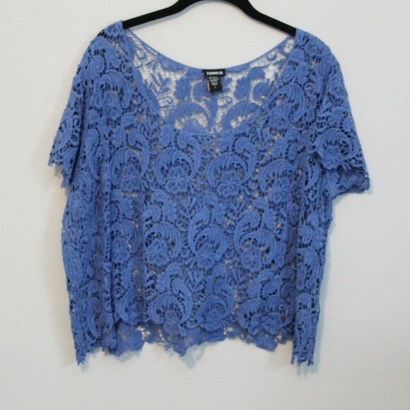 Torrid Crochet Lace Sheer Scalloped Crop Top Blue Plus Size 1X H10777 - Picture 2 of 7